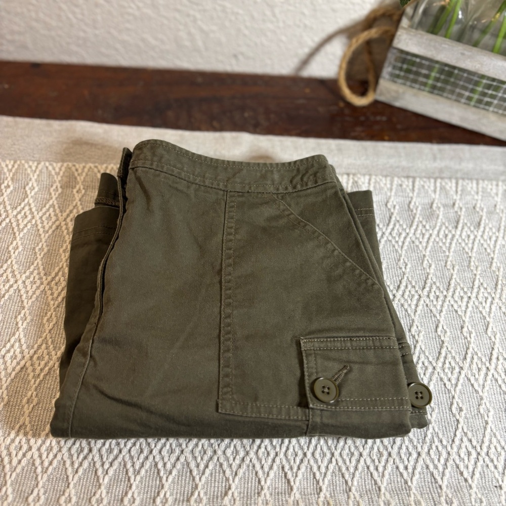 Loft Women’s Cargo Utility Skirt Size 10 Stretch. Army Green. Cotton / Spandex - Picture 7 of 8